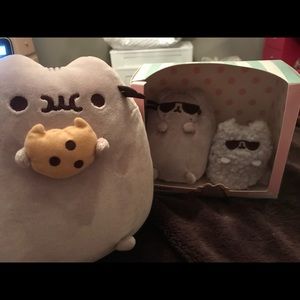 Brand new PUSHEEN collector set & cookie plush